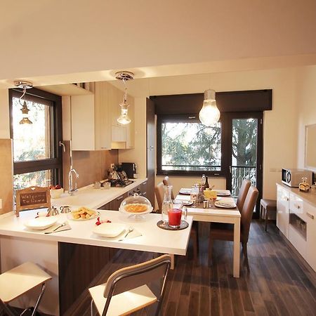 Eur Bright Spacious Terraced Apartment With Private Parking Only For Small Cars Ρώμη Εξωτερικό φωτογραφία