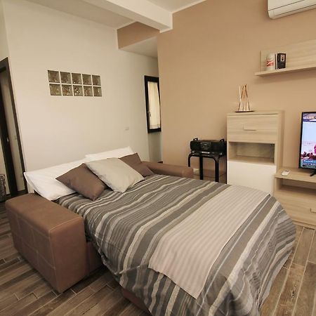 Eur Bright Spacious Terraced Apartment With Private Parking Only For Small Cars Ρώμη Εξωτερικό φωτογραφία