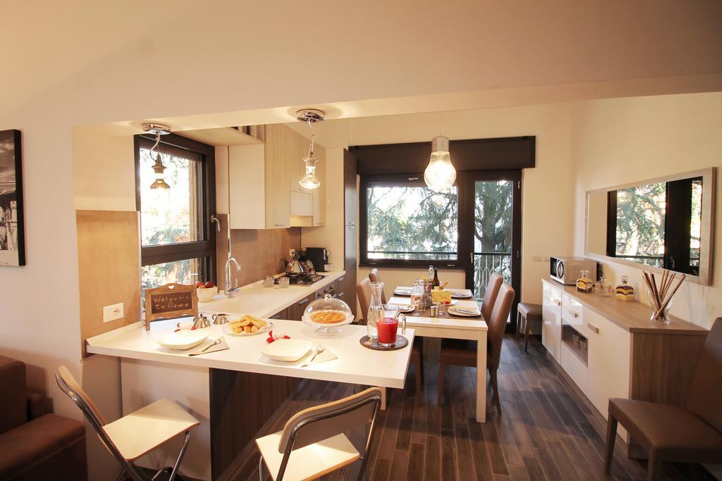 Eur Bright Spacious Terraced Apartment With Private Parking Only For Small Cars Ρώμη Εξωτερικό φωτογραφία