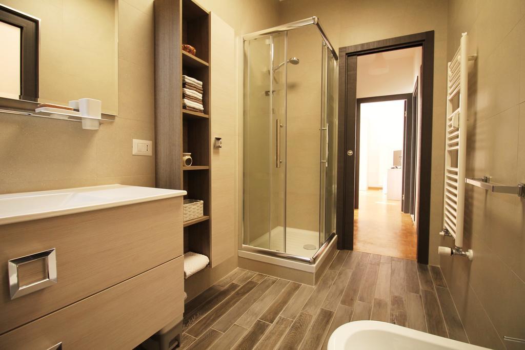 Eur Bright Spacious Terraced Apartment With Private Parking Only For Small Cars Ρώμη Εξωτερικό φωτογραφία