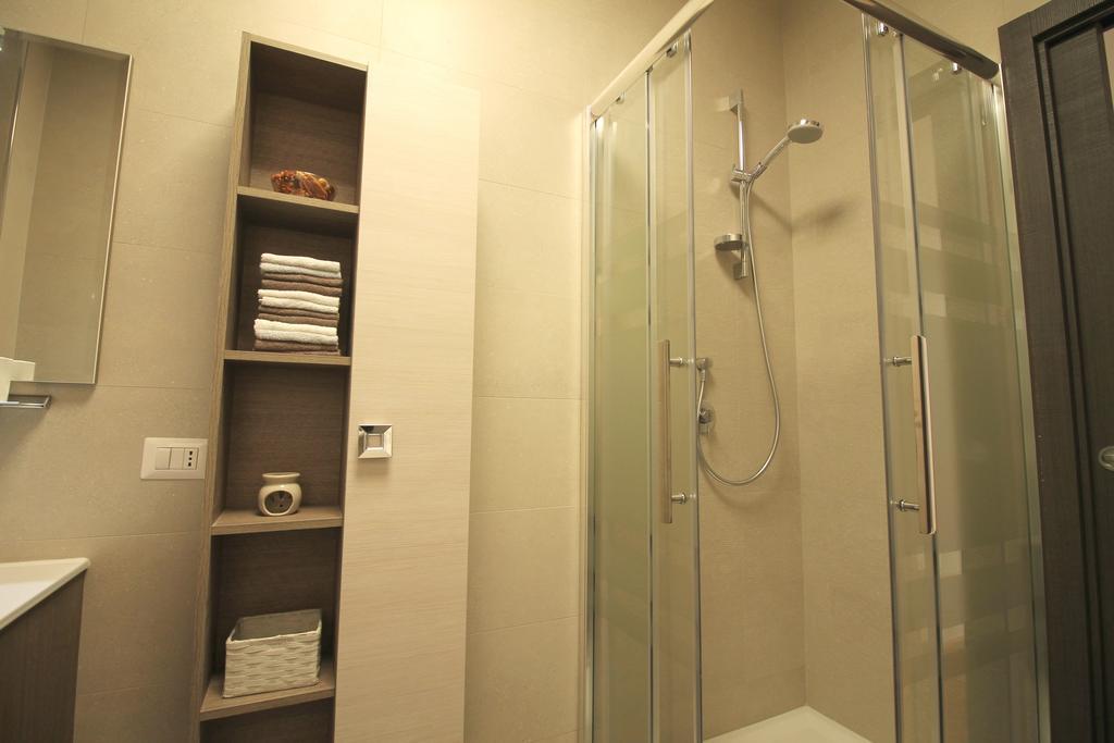 Eur Bright Spacious Terraced Apartment With Private Parking Only For Small Cars Ρώμη Εξωτερικό φωτογραφία